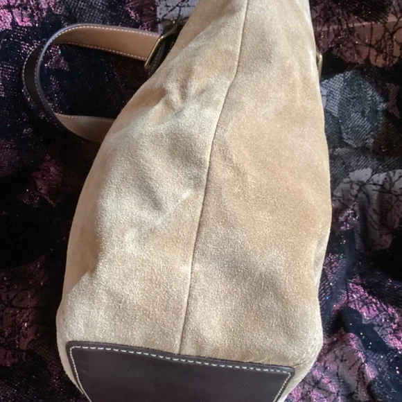 Vintage Coach Hampton Tan Suede Leather Handbag - Picture 5 of 11